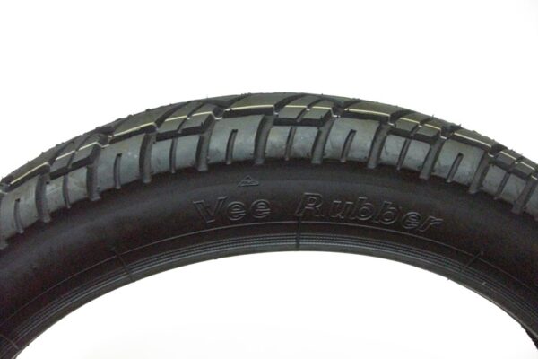 Art. 1478 Reifen Vee Rubber (VRM094) 1.(shop).JPG