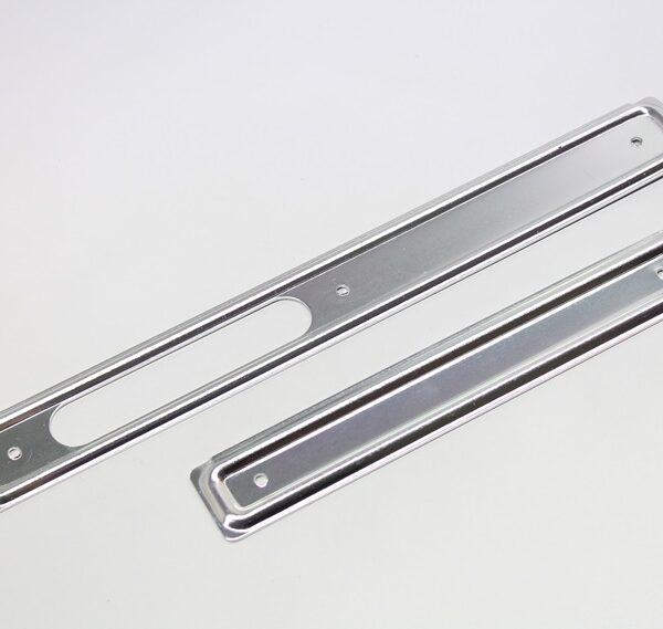 Art. 2067 Scheuerleisten links + rechts Schwalbe KR51 ALU 1.(shop).jpg