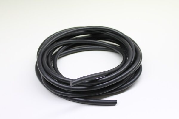 Art. 2243 Gummi - Keder Vollgummi schwarz 1m - Haube KR51 1.(shop).JPG