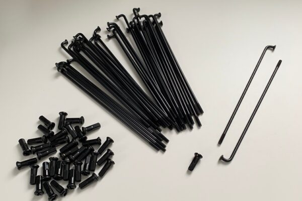 Art. 2823 Speichen Satz 143,5mm M3,5 + Nippel schwarz(shop).jpg