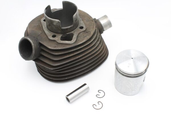 Art. 3172 Schliff Oldtimer-Zylinder RT125 und IWL Wiesel (shop).JPG