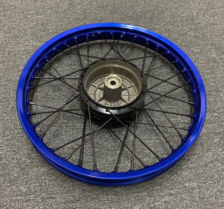 Art. 2985-105 16 Zoll Speichenrad für Simson Felgenring 1,5x16 Alu blau  Radnabe schwarz  Speichen schwarz(shop).JPG